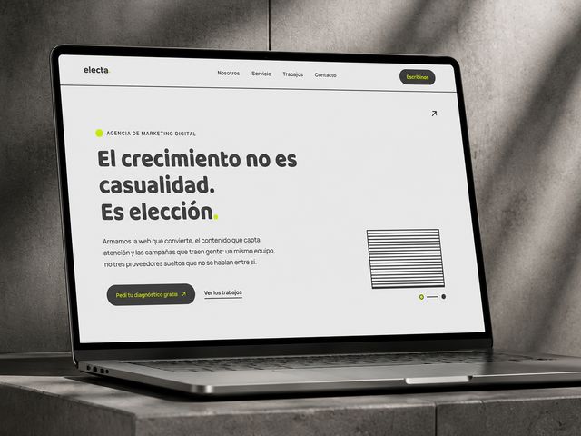 La web de Electa abierta en una notebook.